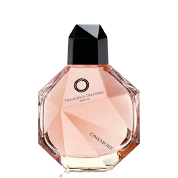 Francesca dell'Oro, profumo in evidenza